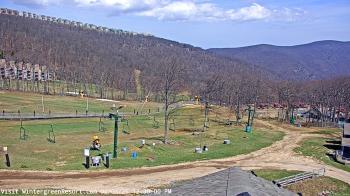 Weather camera view of Wintergreen Mtn. at 3600 ft. elev..