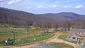 Weather camera view of Wintergreen Mtn. at 3600 ft. elev..
