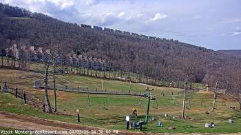 Weather camera view of Wintergreen Mtn. at 3600 ft. elev..