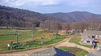 Weather camera view of Wintergreen Mtn. at 3600 ft. elev..