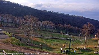 Weather camera view of Wintergreen Mtn. at 3600 ft. elev..