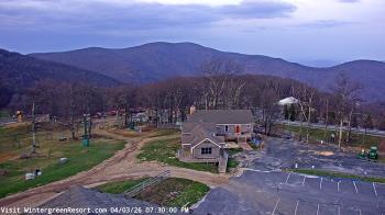 Weather camera view of Wintergreen Mtn. at 3600 ft. elev..