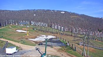 Weather camera view of Wintergreen Mtn. at 3600 ft. elev..