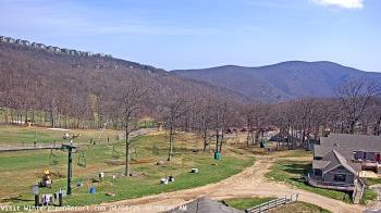 Weather camera view of Wintergreen Mtn. at 3600 ft. elev..