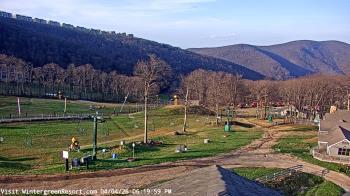 Weather camera view of Wintergreen Mtn. at 3600 ft. elev..
