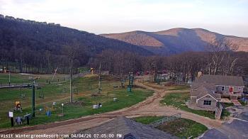 Weather camera view of Wintergreen Mtn. at 3600 ft. elev..