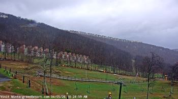 Weather camera view of Wintergreen Mtn. at 3600 ft. elev..