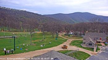 Weather camera view of Wintergreen Mtn. at 3600 ft. elev..