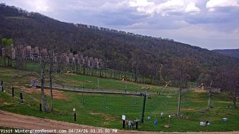 Weather camera view of Wintergreen Mtn. at 3600 ft. elev..