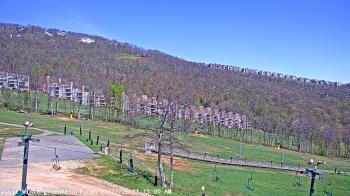 Weather camera view of Wintergreen Mtn. at 3600 ft. elev..