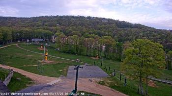 Weather camera view of Wintergreen Mtn. at 3600 ft. elev..