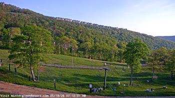 Weather camera view of Wintergreen Mtn. at 3600 ft. elev..