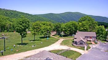 Weather camera view of Wintergreen Mtn. at 3600 ft. elev..