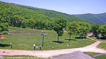 Weather camera view of Wintergreen Mtn. at 3600 ft. elev..