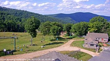 Weather camera view of Wintergreen Mtn. at 3600 ft. elev..