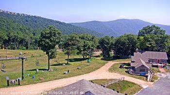 Weather camera view of Wintergreen Mtn. at 3600 ft. elev..