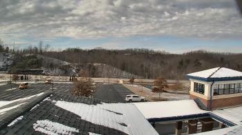Weather camera view of Wrigley Elementary School.