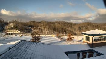 Weather camera view of Wrigley Elementary School.
