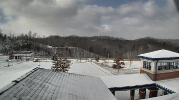 Weather camera view of Wrigley Elementary School.