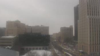 Weather camera view of Akron-Summit County Public Library.