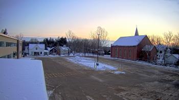 Weather camera view of Antwerp Primary School.