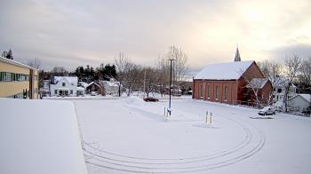 Weather camera view of Antwerp Primary School.