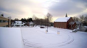 Weather camera view of Antwerp Primary School.
