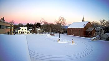 Weather camera view of Antwerp Primary School.