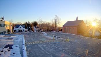 Weather camera view of Antwerp Primary School.