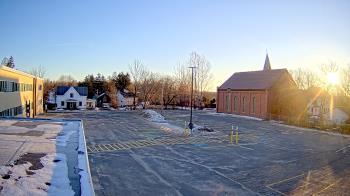 Weather camera view of Antwerp Primary School.