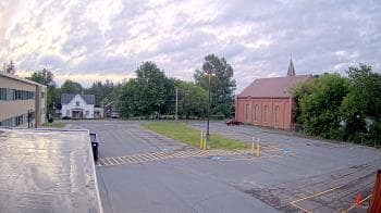 Weather camera view of Antwerp Primary School.