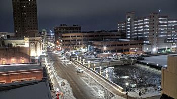 Weather camera view of City of Aurora IL.