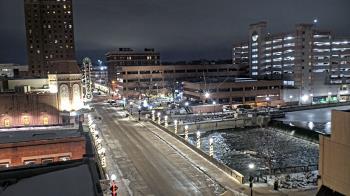 Weather camera view of City of Aurora IL.
