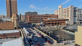 Weather camera view of City of Aurora IL.