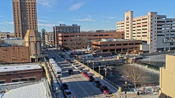 Weather camera view of City of Aurora IL.