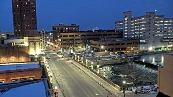 Weather camera view of City of Aurora IL.