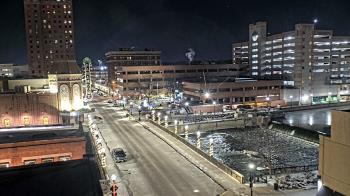 Weather camera view of City of Aurora IL.