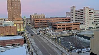 Weather camera view of City of Aurora IL.