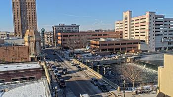 Weather camera view of City of Aurora IL.