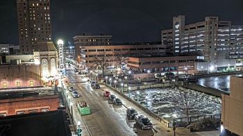 Weather camera view of City of Aurora IL.
