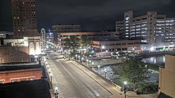 Weather camera view of City of Aurora IL.