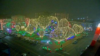 Weather camera view of Walton�s 5 & 10.