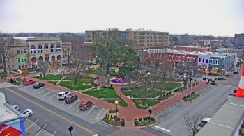 Weather camera view of Walton�s 5 & 10.