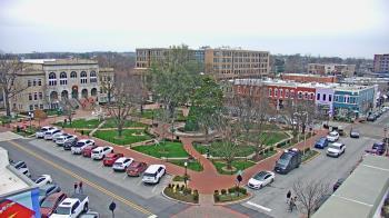 Weather camera view of Walton�s 5 & 10.