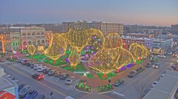 Weather camera view of Walton�s 5 & 10.