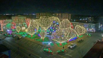 Weather camera view of Walton�s 5 & 10.