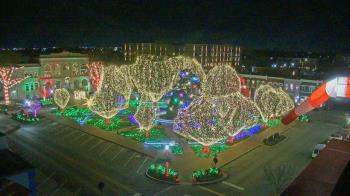 Weather camera view of Walton�s 5 & 10.