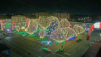 Weather camera view of Walton�s 5 & 10.