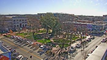 Weather camera view of Walton�s 5 & 10.