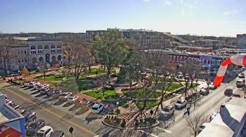 Weather camera view of Walton�s 5 & 10.